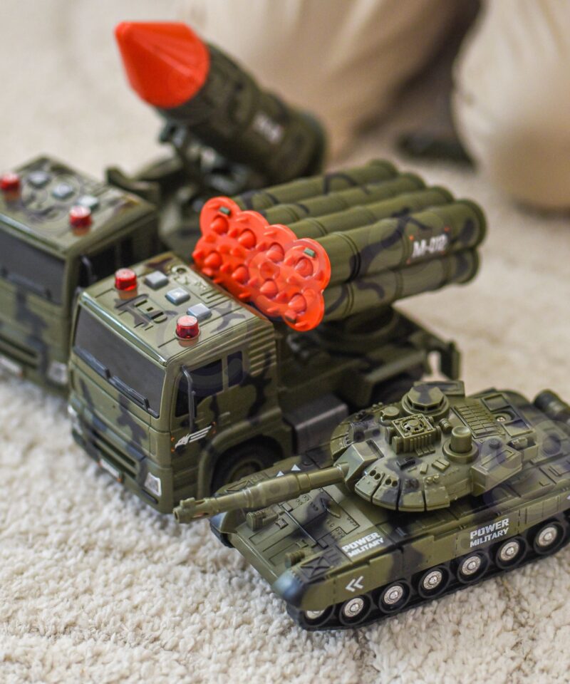 Realistlikud sõjaväemasinad lastele