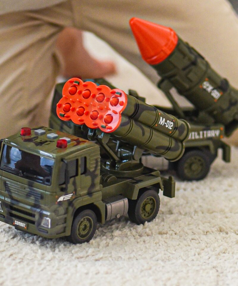 Tank ja helikopter komplektis