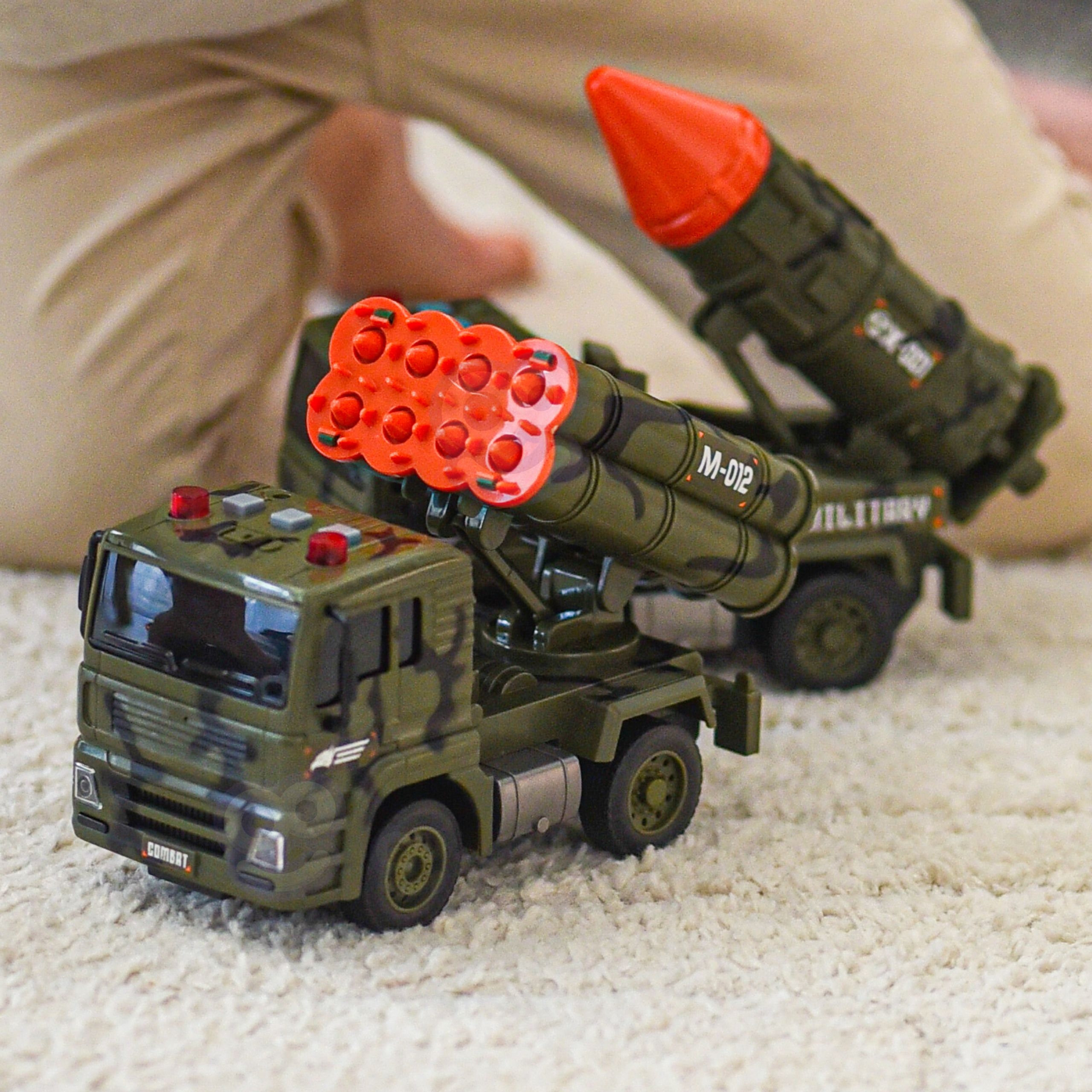 Tank ja helikopter komplektis