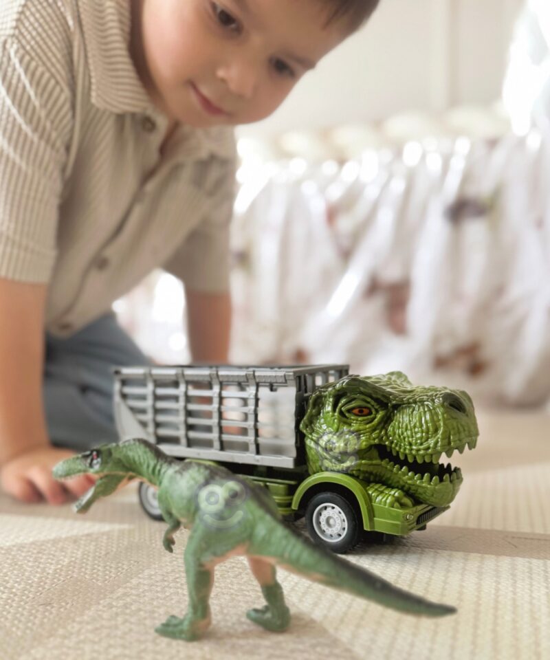 Dinoauto valgustusefektidega