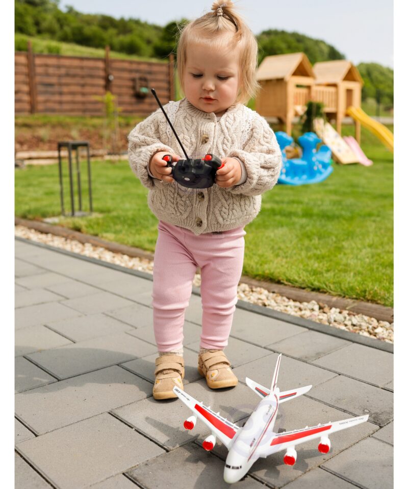 Ohutu ja vastupidav mängulennuk