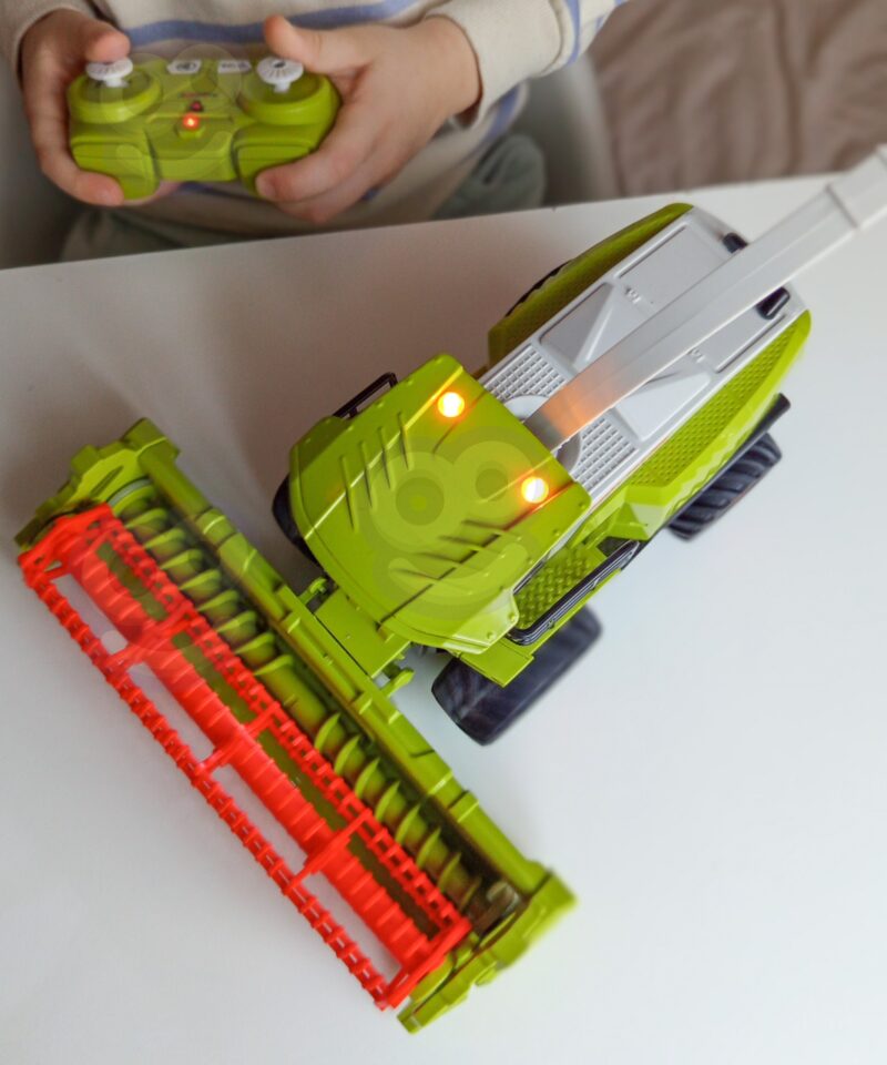 Laste kombain koos realistlike heliefektidega