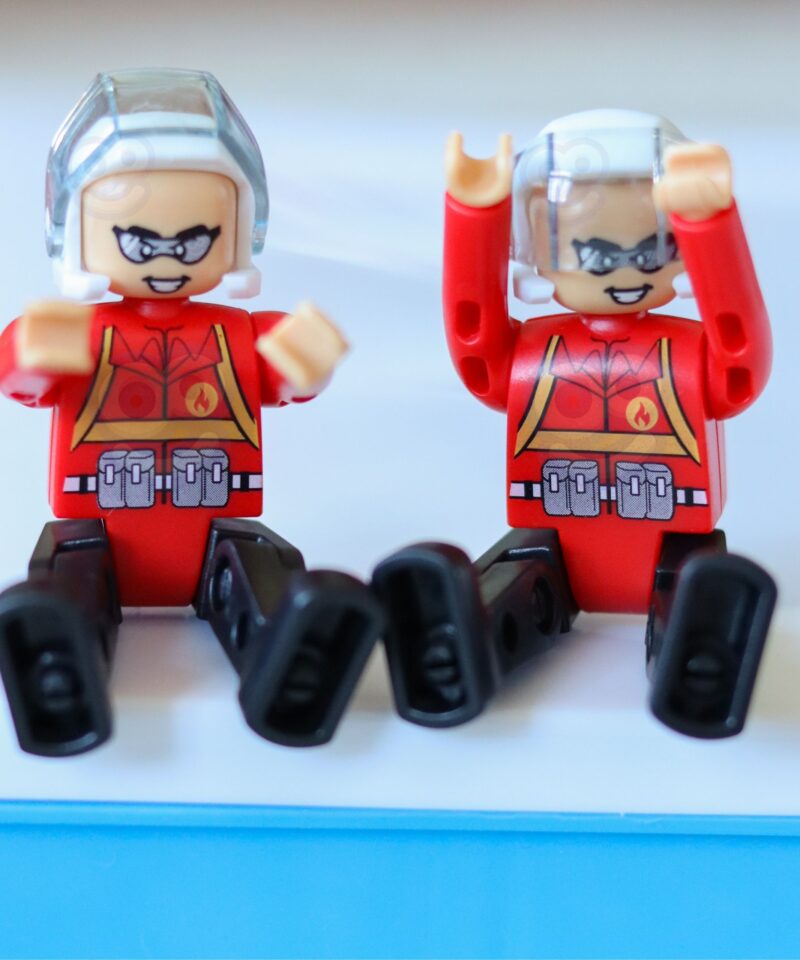 Lapsed mängivad konstruktorikomplektiga