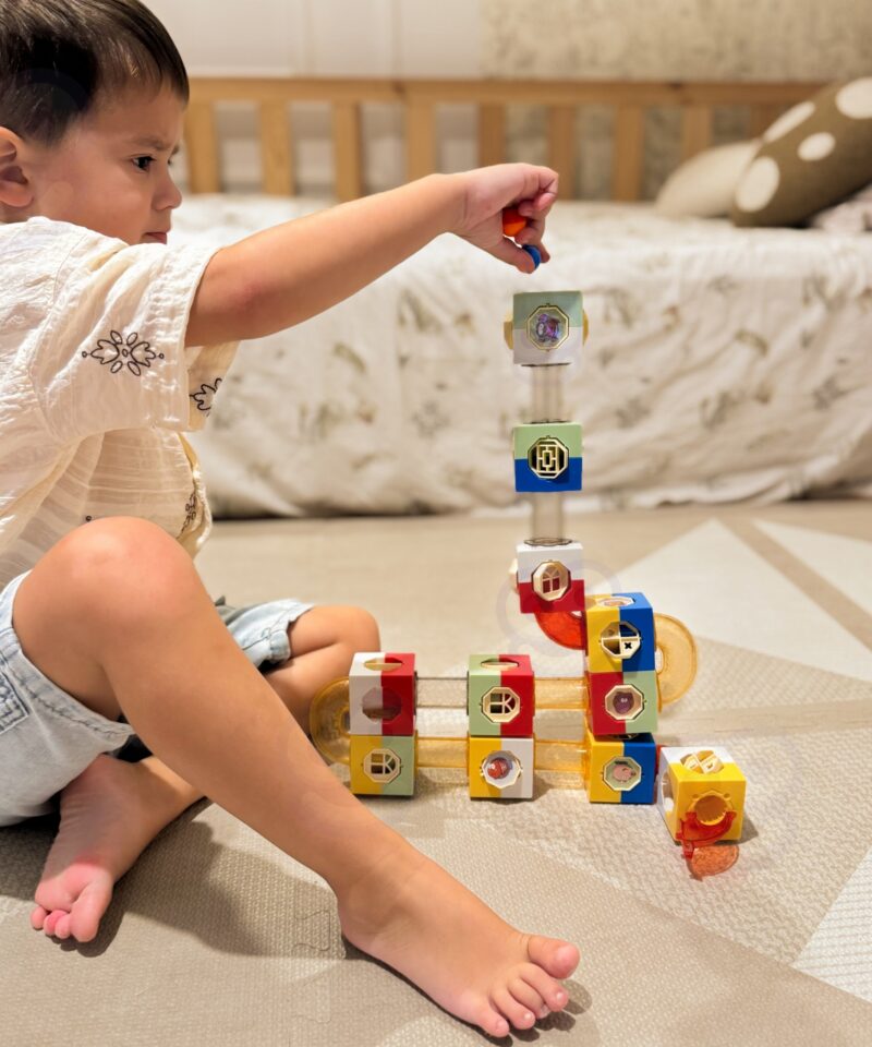 Värvilised kuulid ja käänulised tunnelid