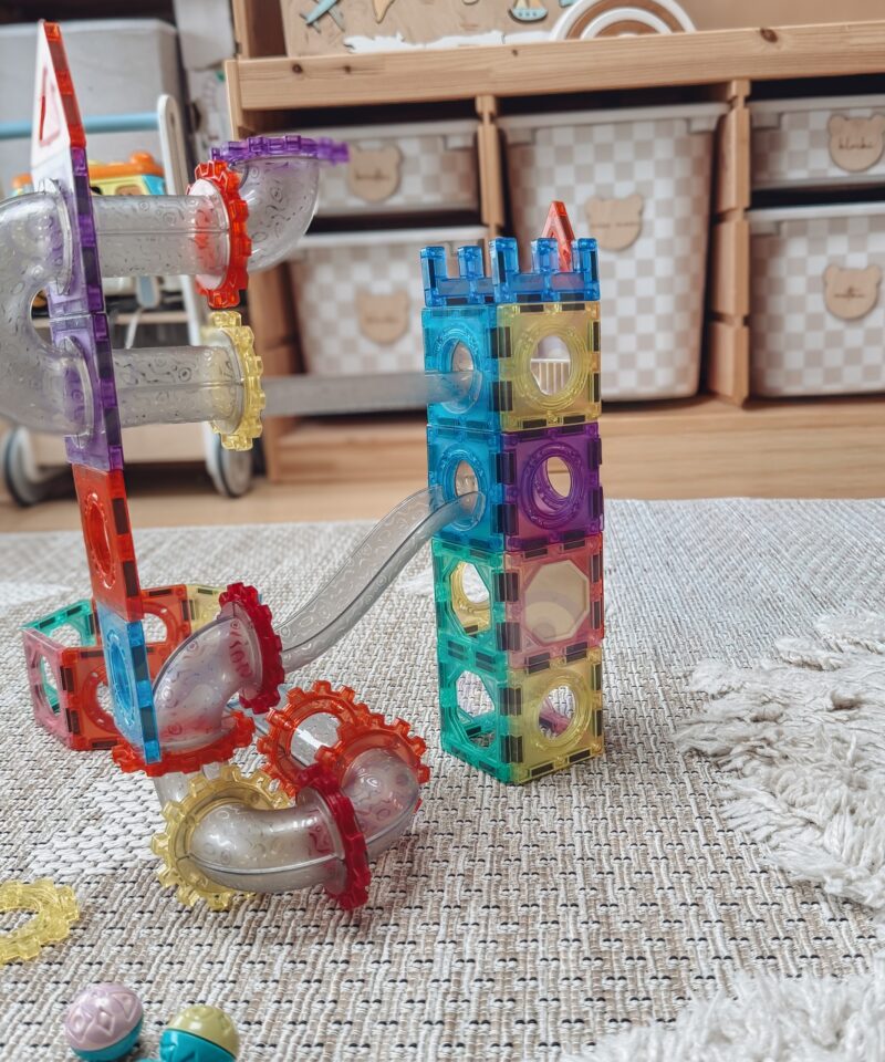 Värvikas magnetiline mängukomplekt