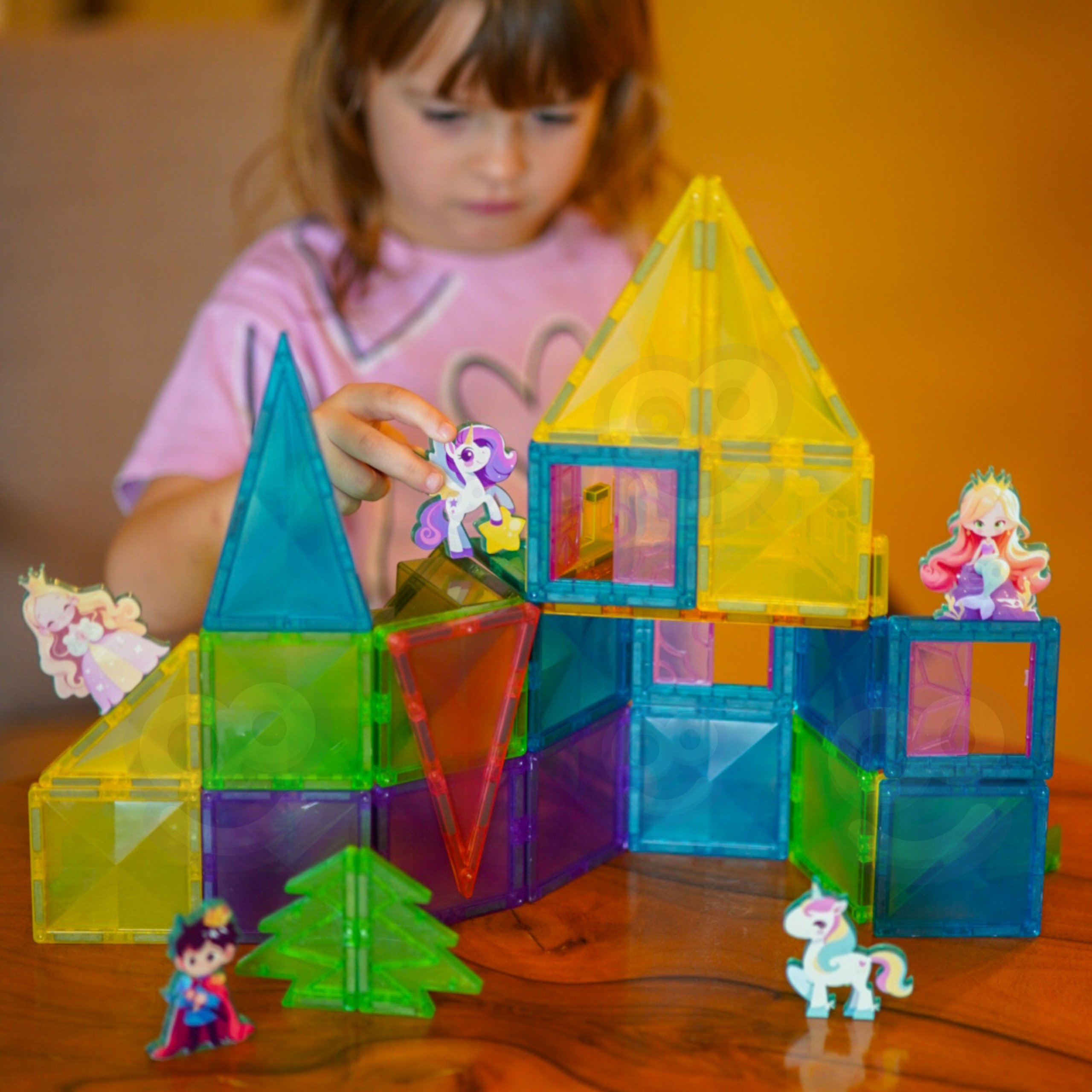 Värvilised magnetilised klotsid ja figuurid