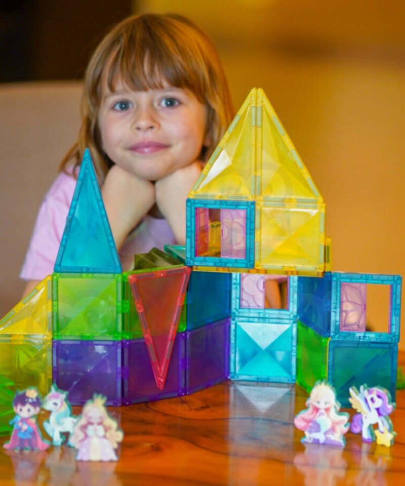 Loovust arendavad klotsid lastele