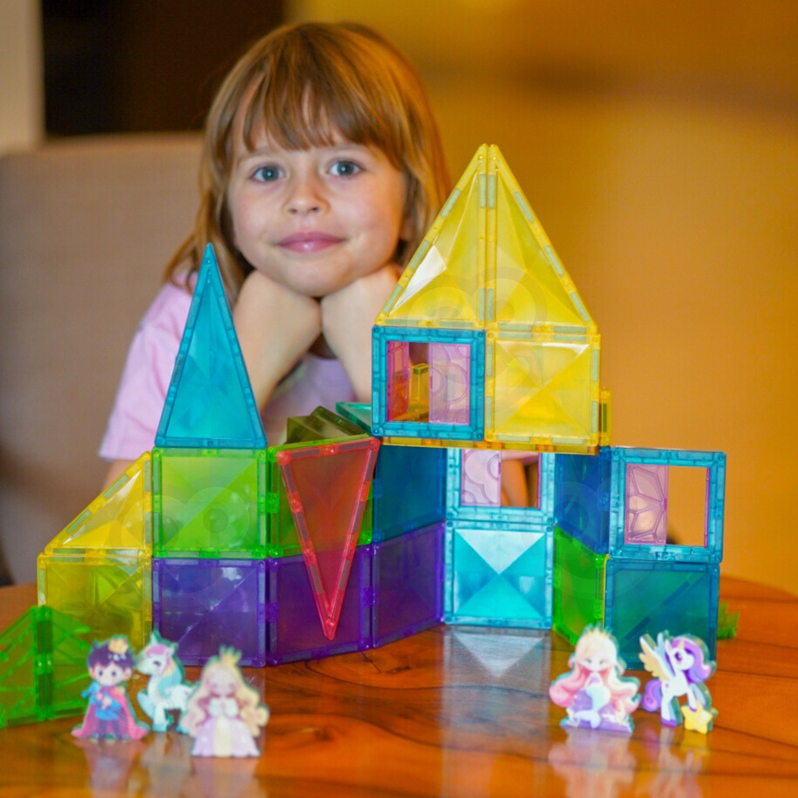 Loovust arendavad klotsid lastele