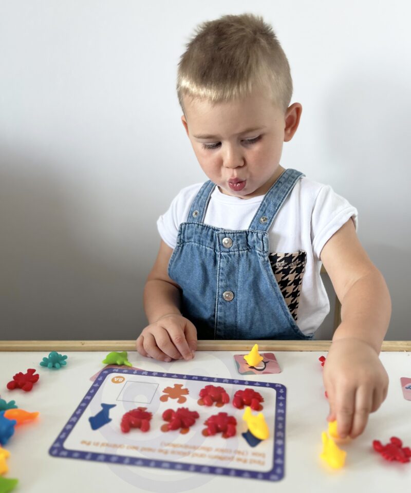 111 erinevat elementi komplektis