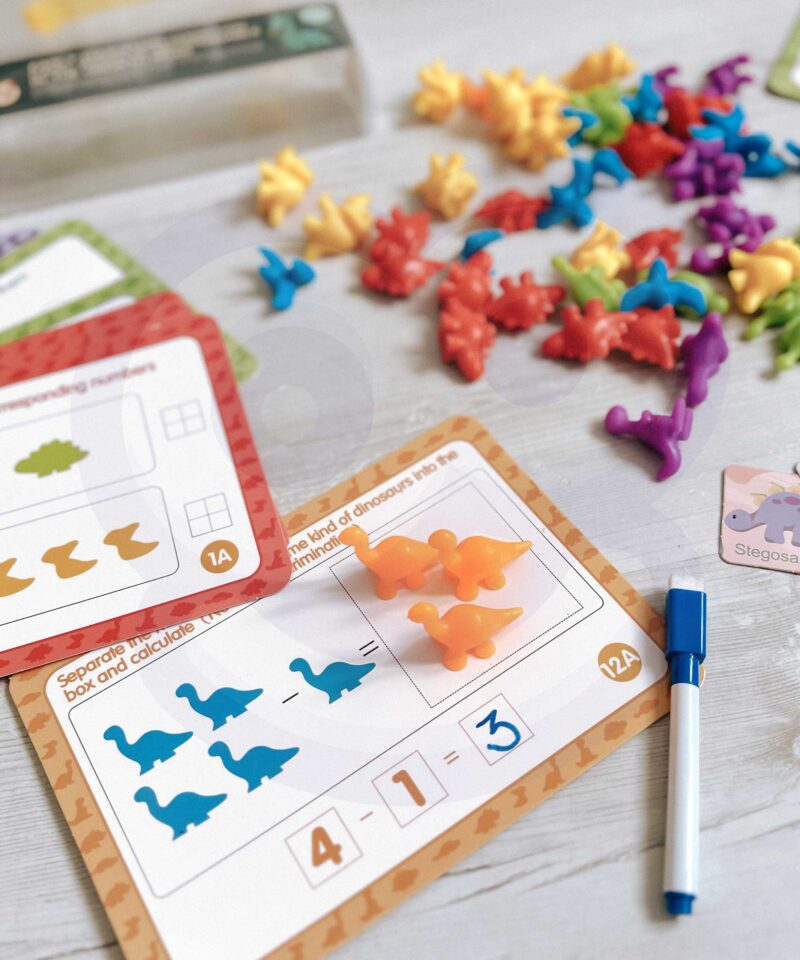 Värvilised loomade figuurid