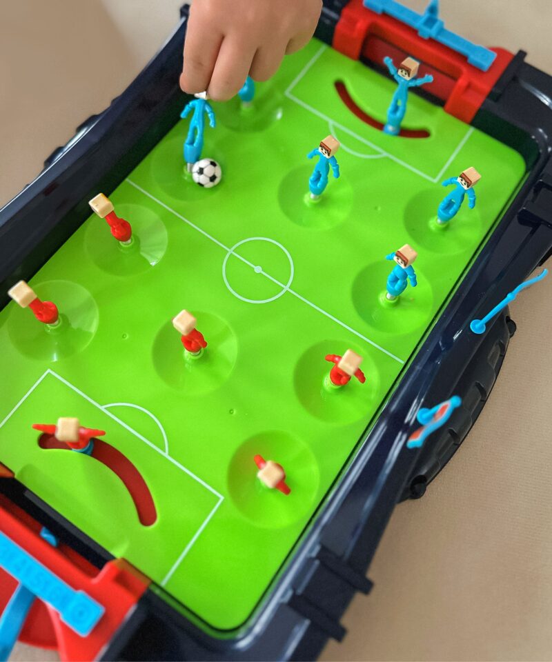 Realistlik mini jalgpalliväljak