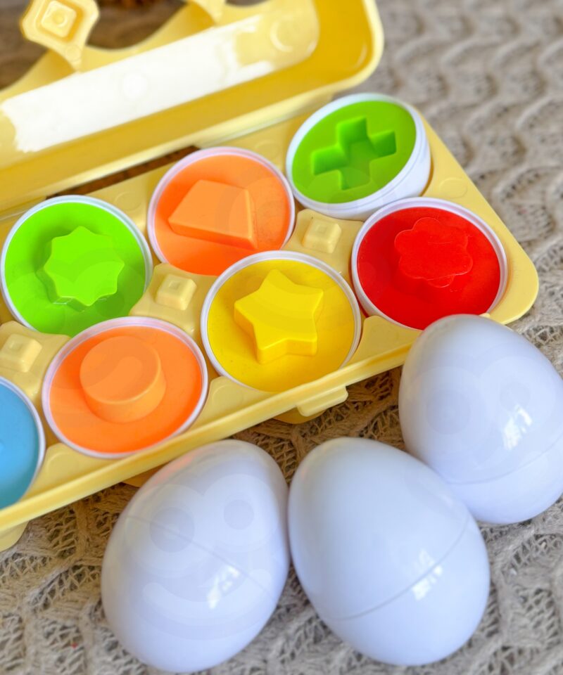 Mängumuna komplekt värvikireva sisuga