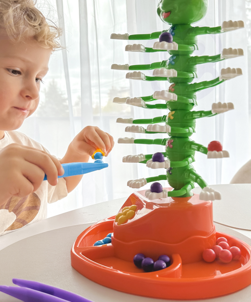 Pintsettide ja kuulidega mäng