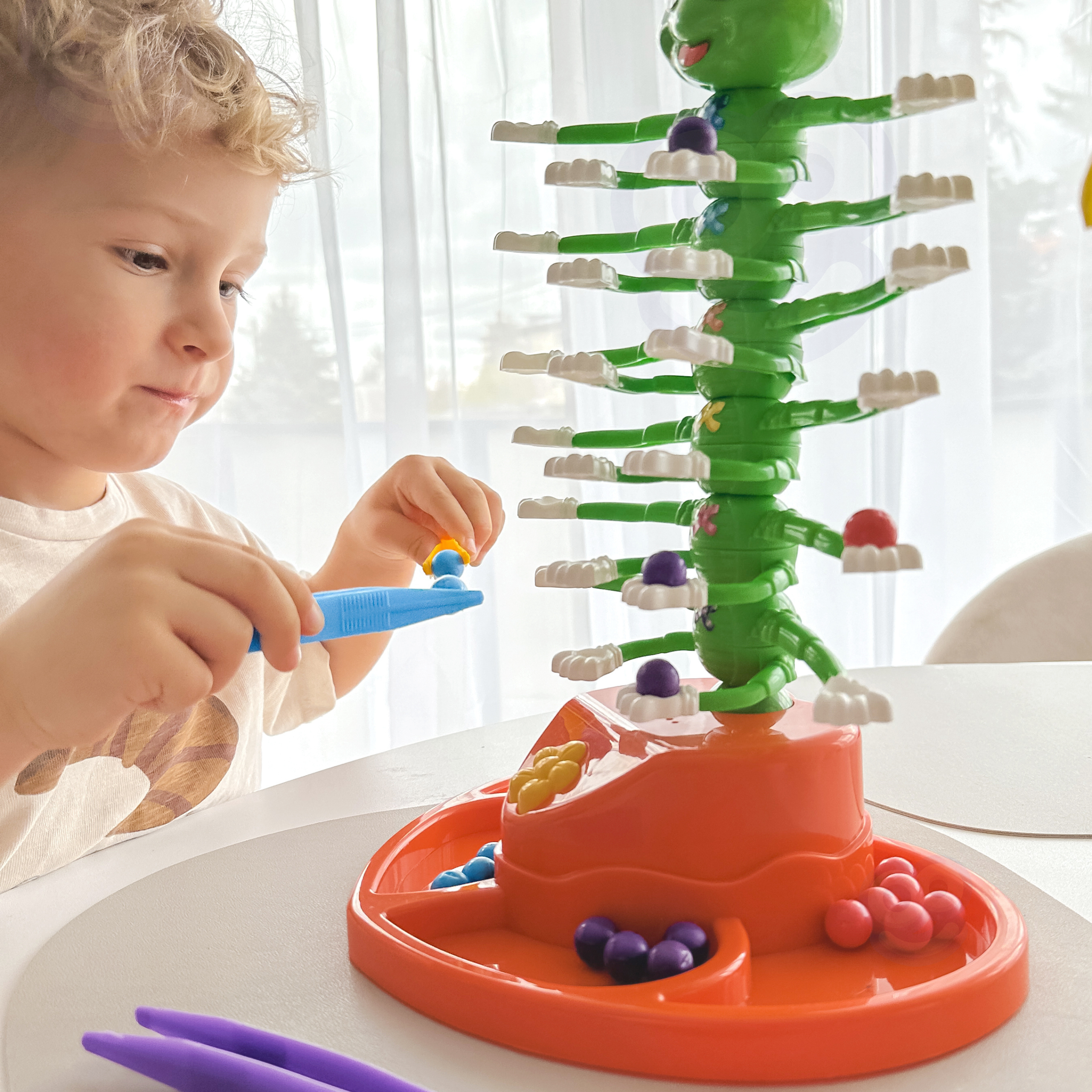 Pintsettide ja kuulidega mäng