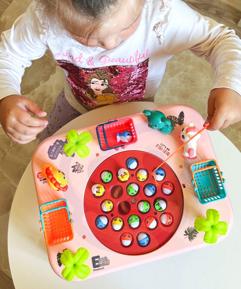 Värvikas mängulaud kalapüügiks