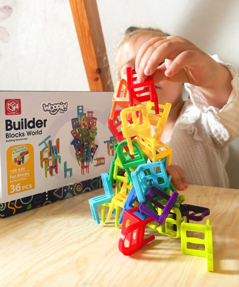 Värvilised toolid tasakaalu mänguks