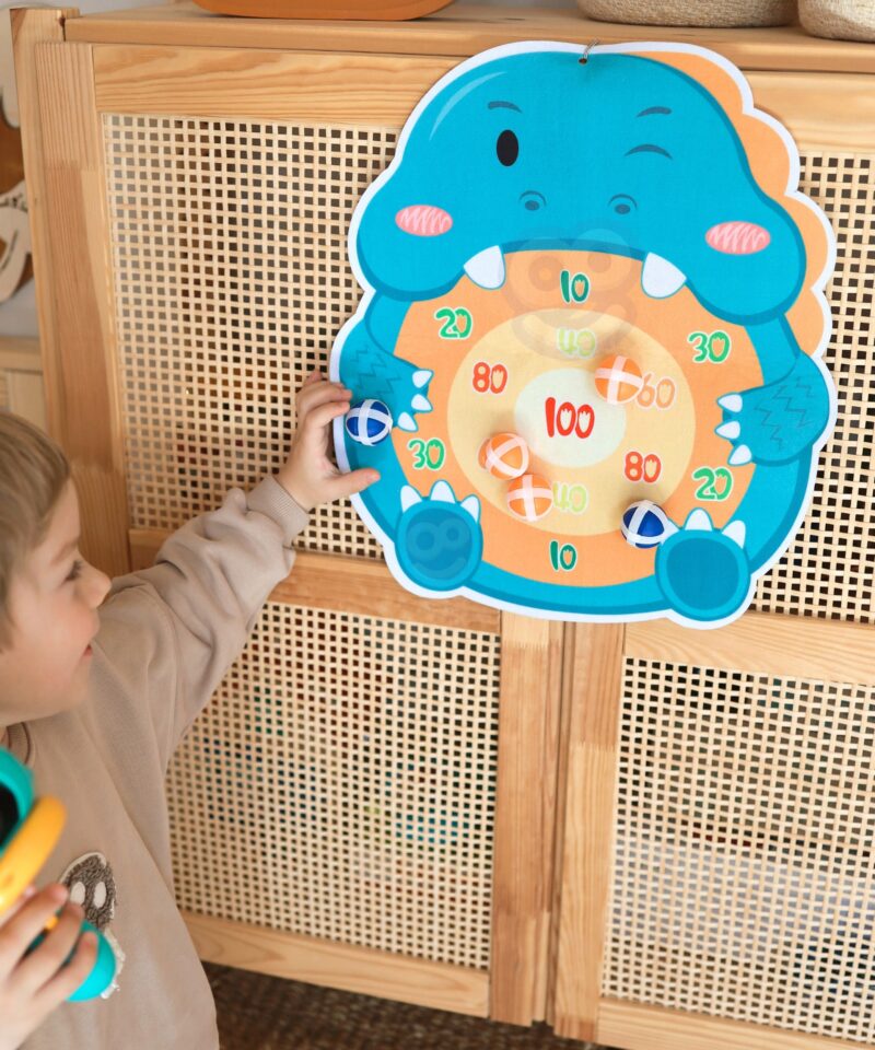 Dinozauri mängupüstol ja sihtmärk