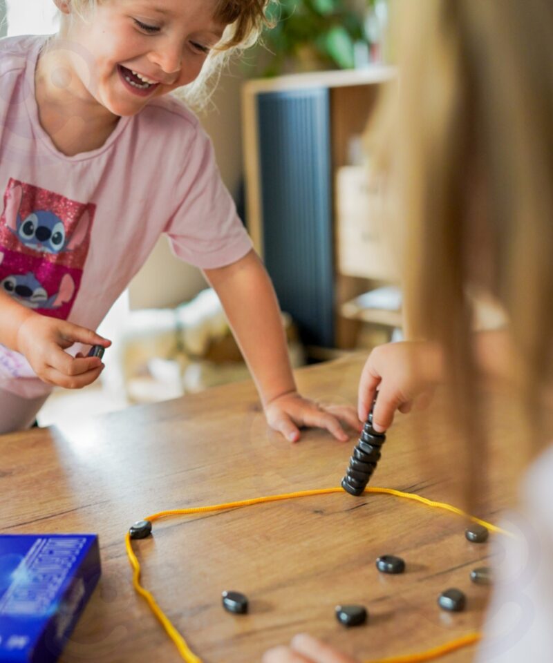 Strateegiline mäng magnetiliste kividega