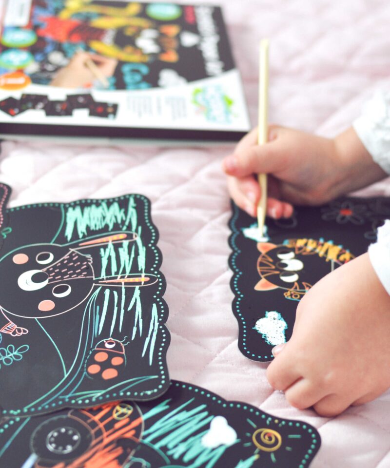 Lastele sobilik kraapimiskomplekt