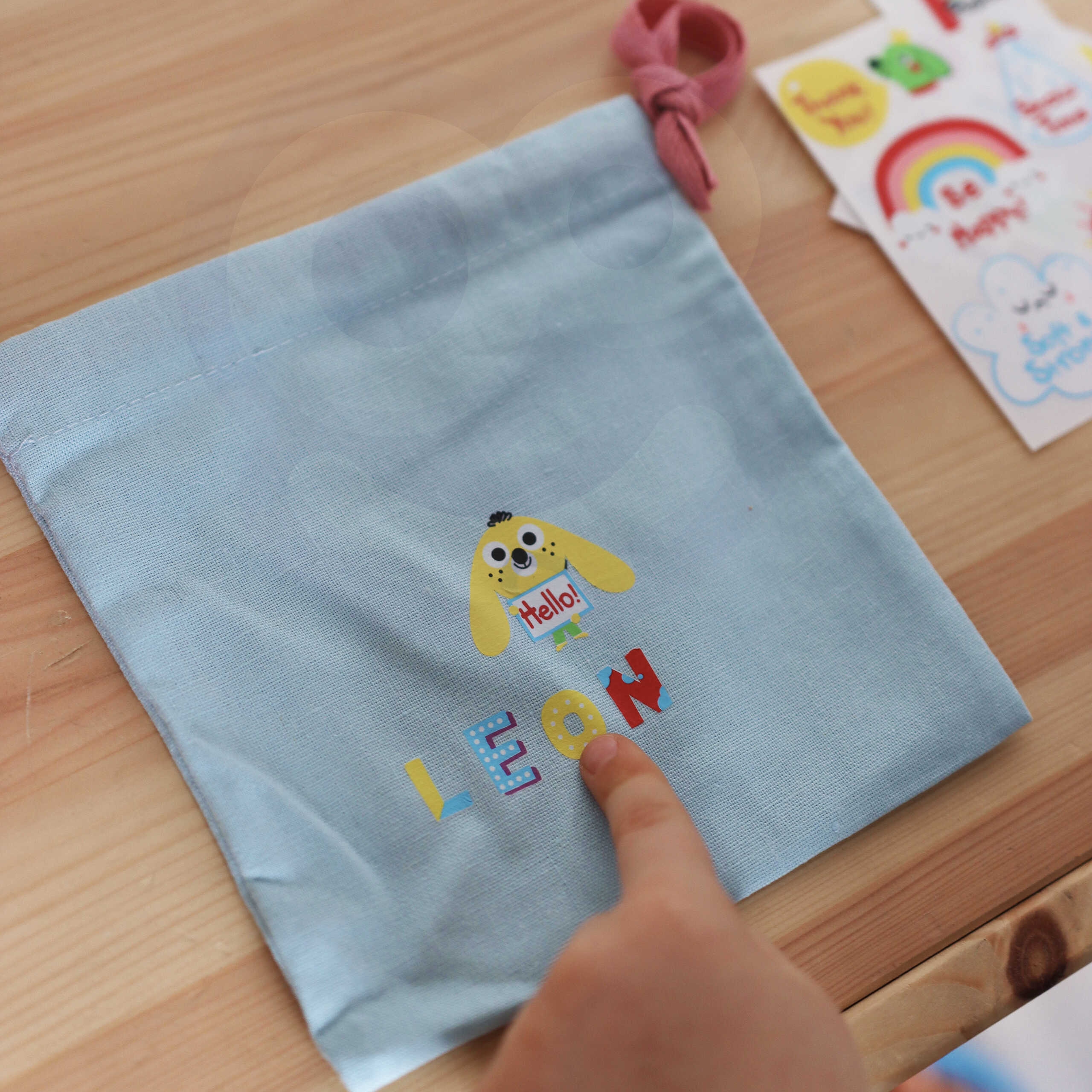 Kaunista kott ilma liimi ja käärita