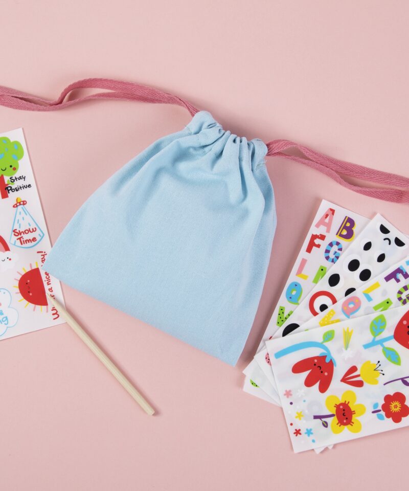 Loovuskomplekt üle 109 kleepsuga