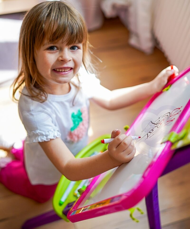 Praktiline riiul tarvikute hoidmiseks