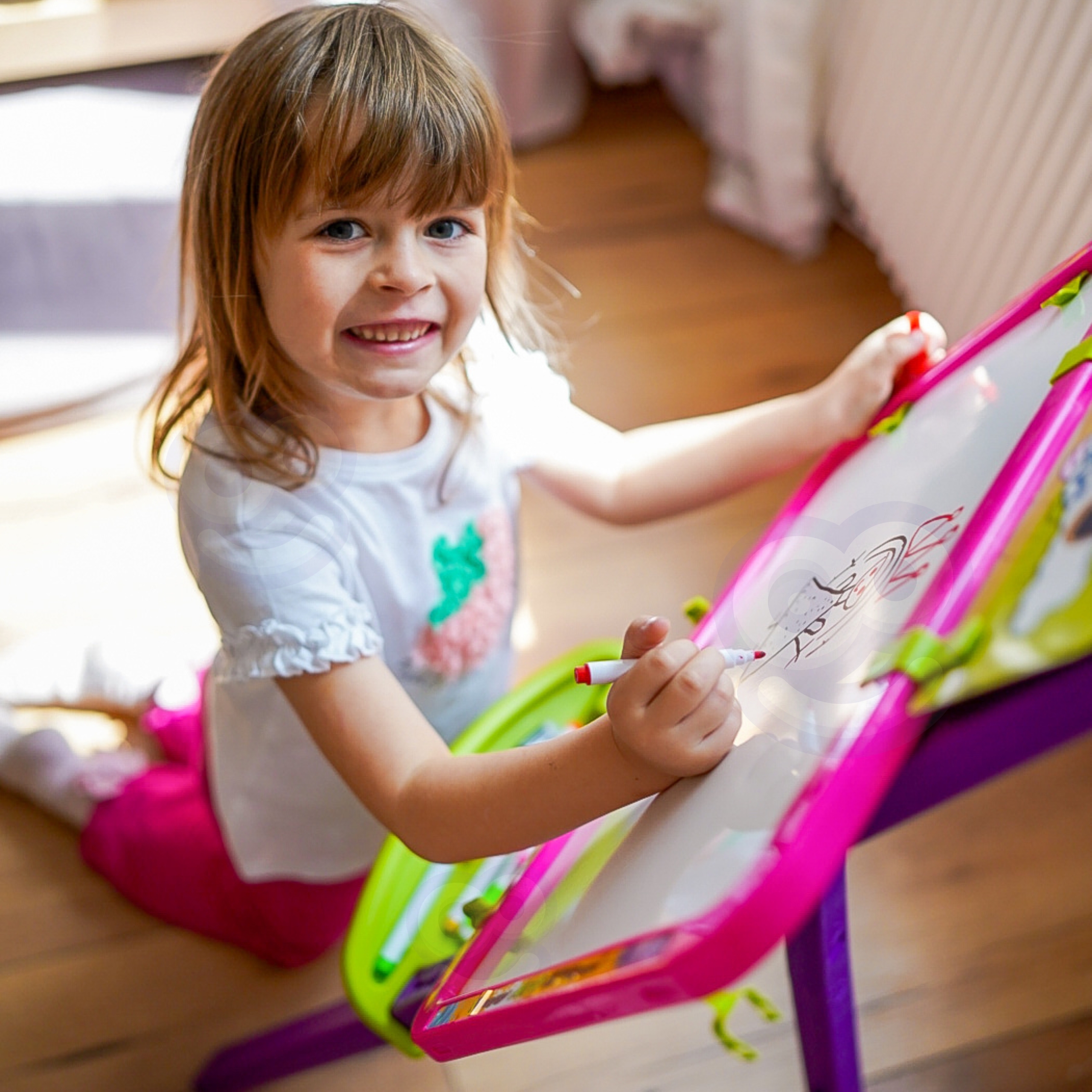 Praktiline riiul tarvikute hoidmiseks