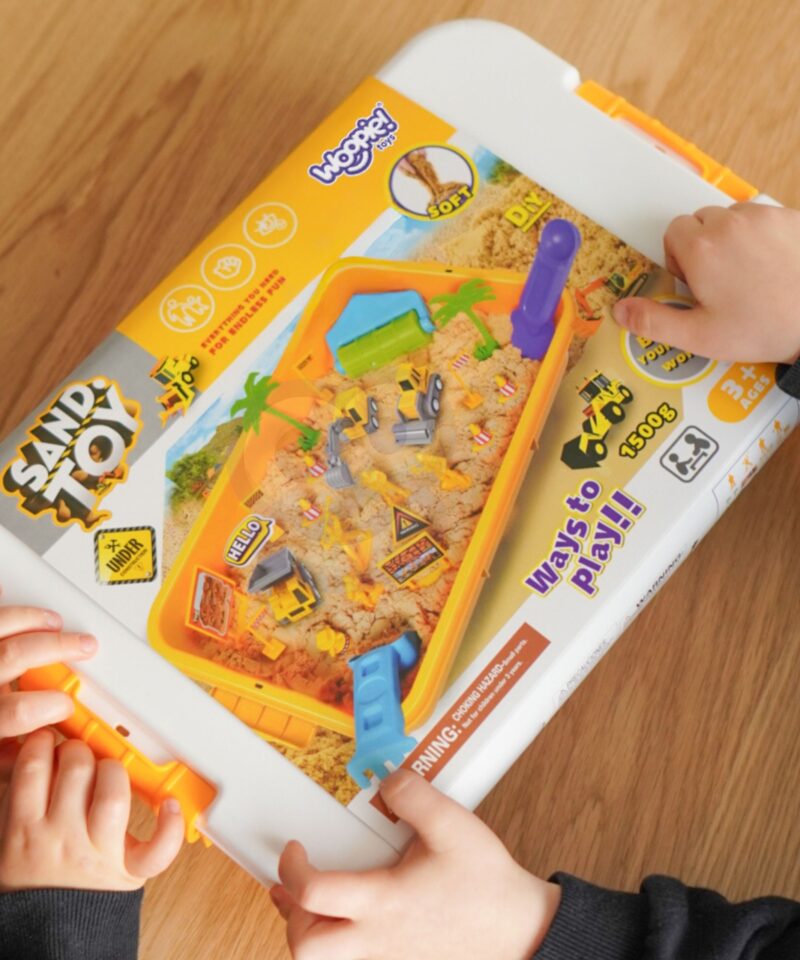 Liiv ja ehitusfiguurid komplektis