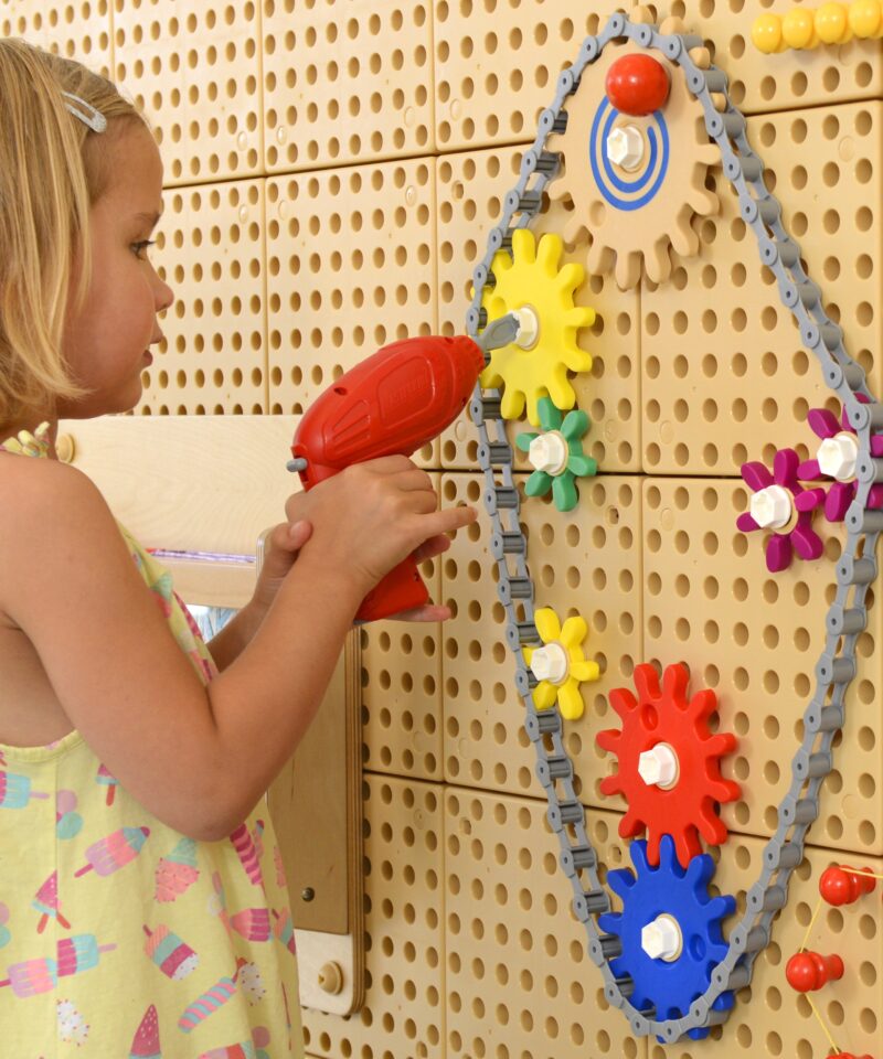 STEM-tahvlitele sobiv hammasrataste komplekt