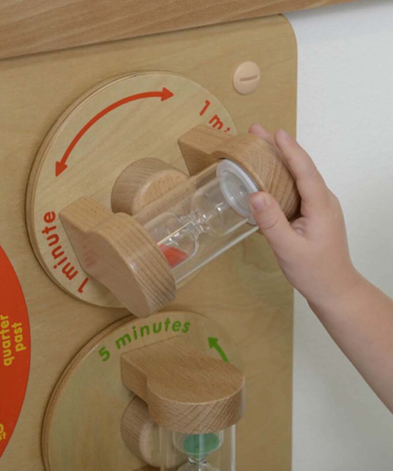 Õppimise tahvel klassikalise kella õppimiseks