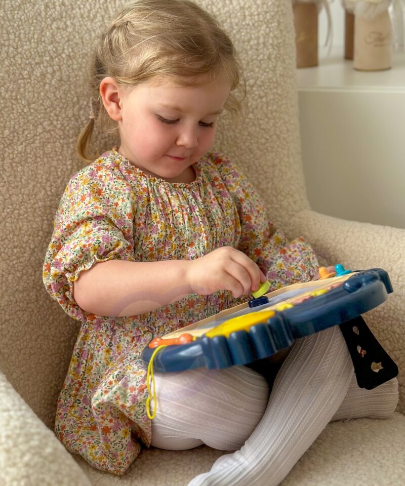 Kaasaskantav joonistustahvel lastele