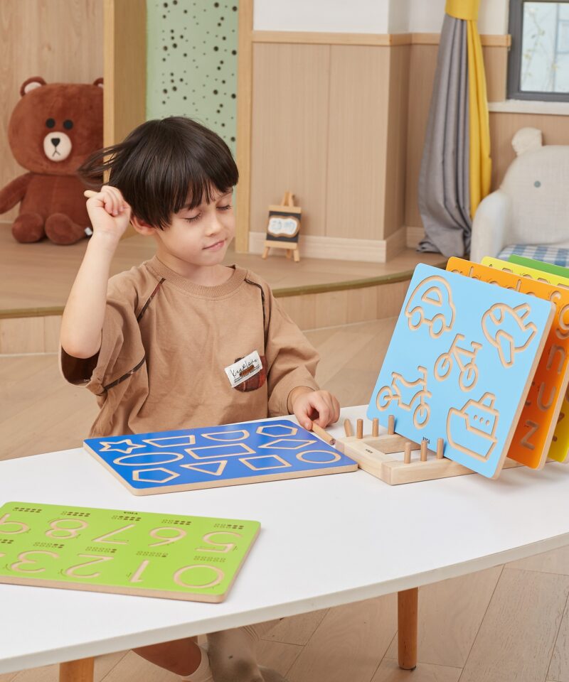 Graveeritud soontega kirjutamistahvel