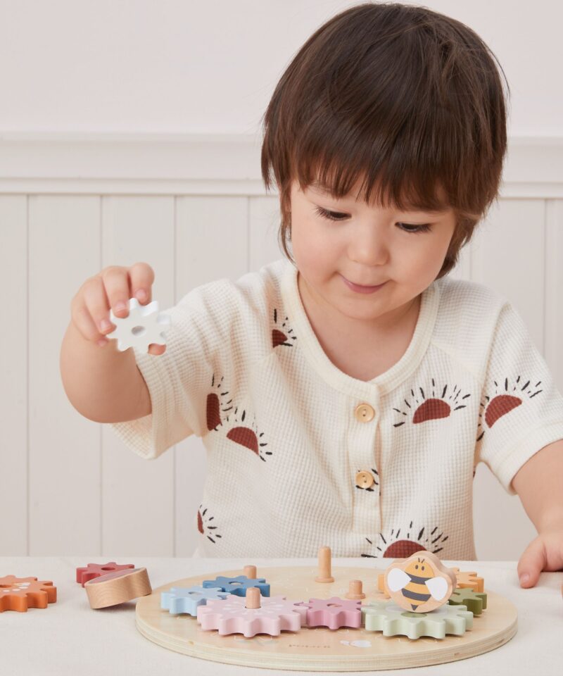 Lastele ohutu puidust mänguasi