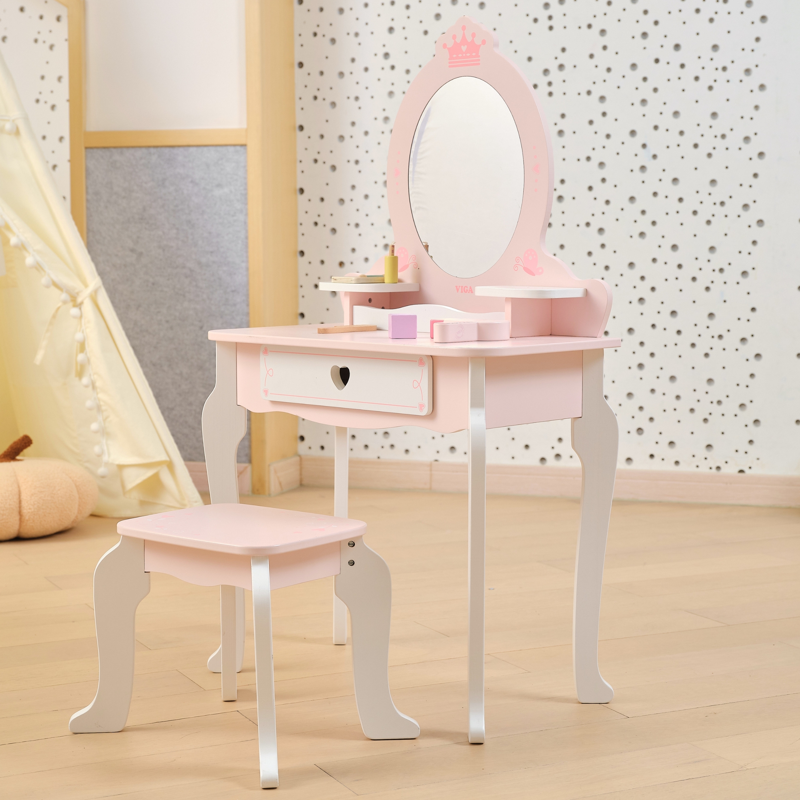 Delikaatsete toonidega lastetoa mööbel