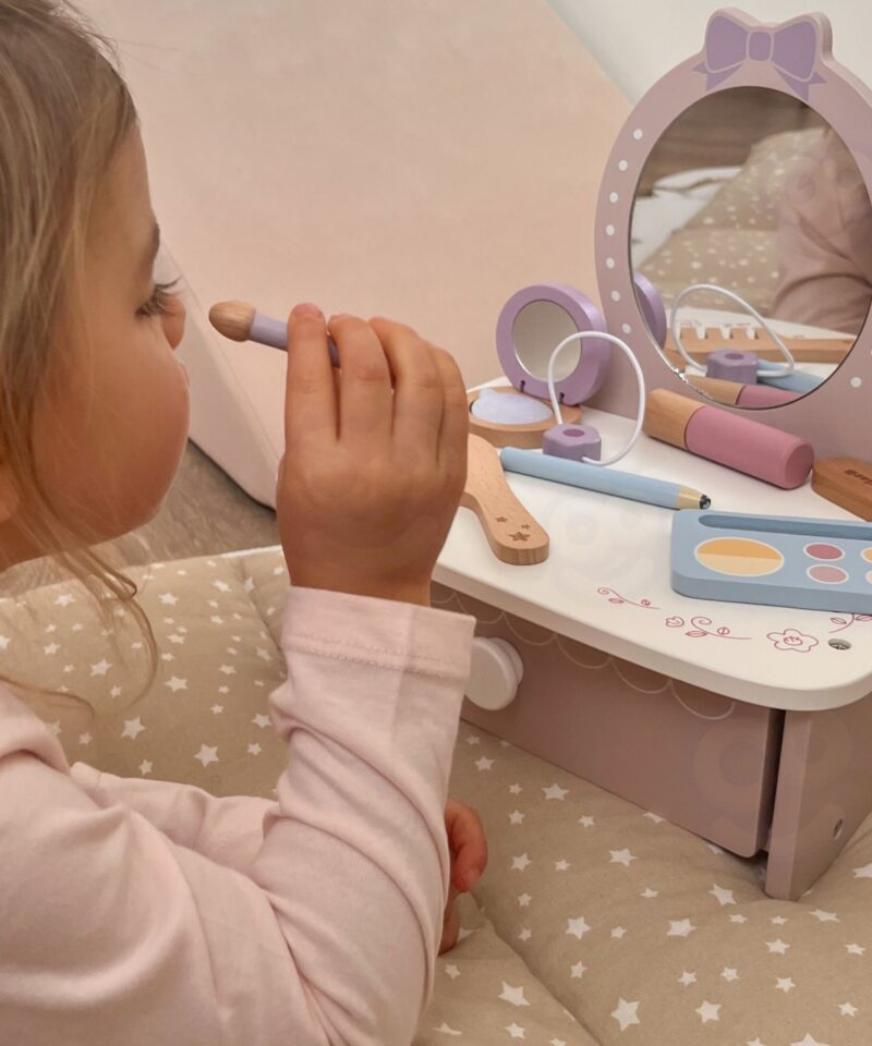 Laste mängulaud turvalise peegliga