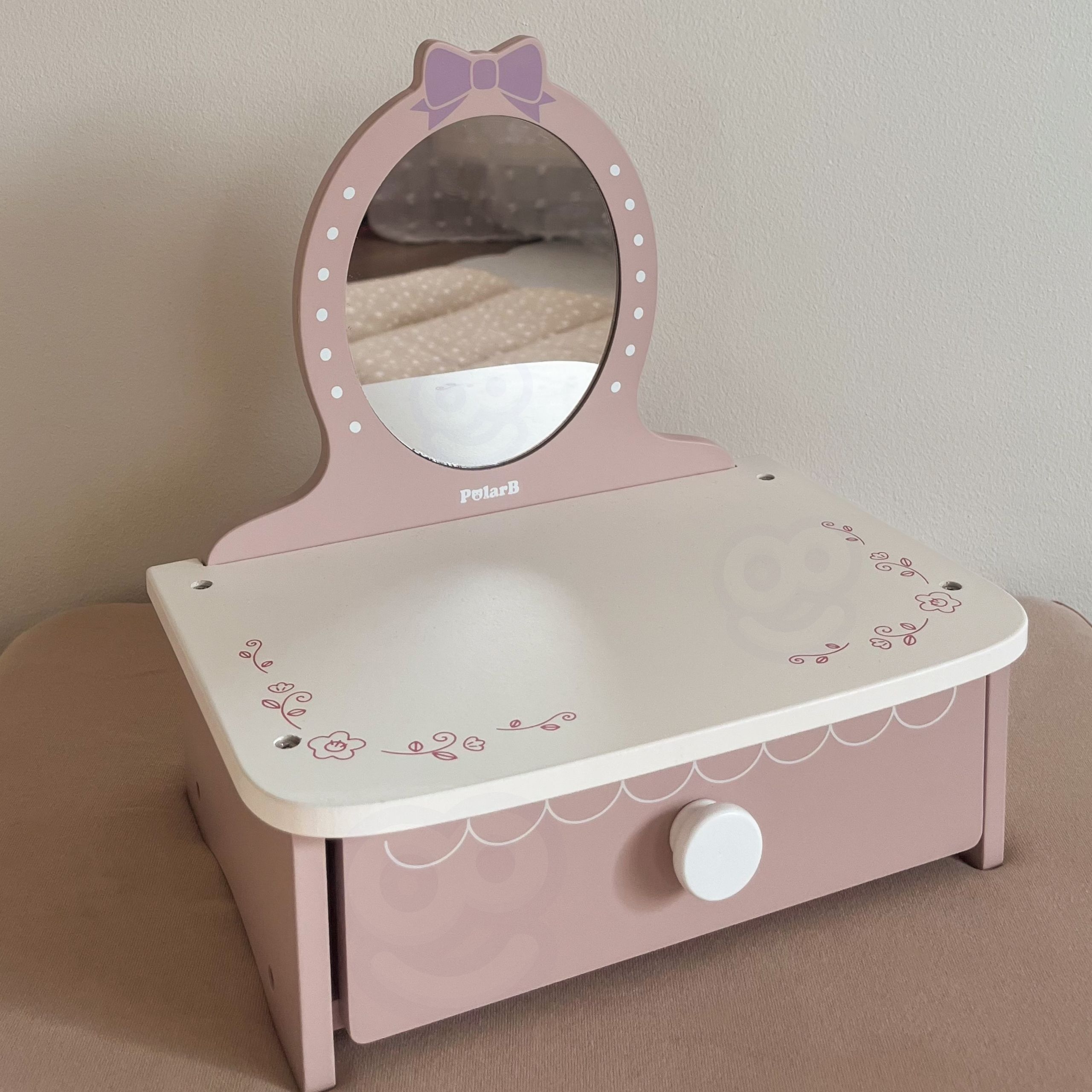 Tualettlaud väikeste aarete hoidmiseks