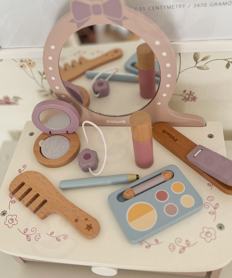 Laste loovuse arendamiseks mõeldud laud