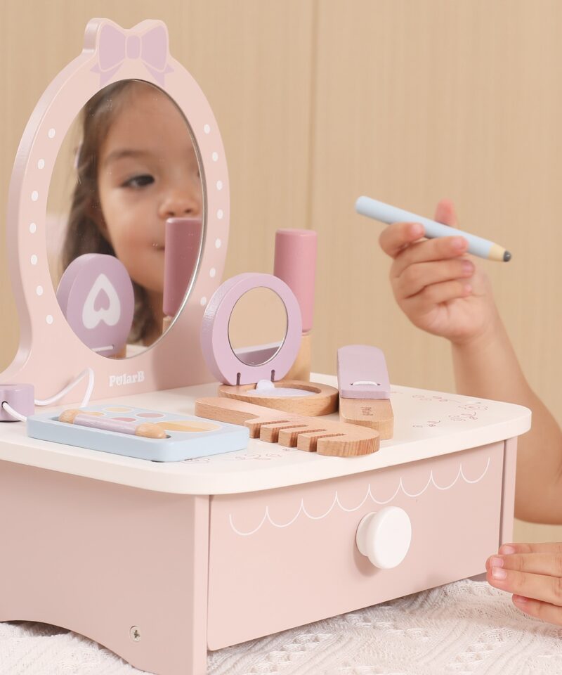 Laste loovuse arendamiseks mõeldud laud