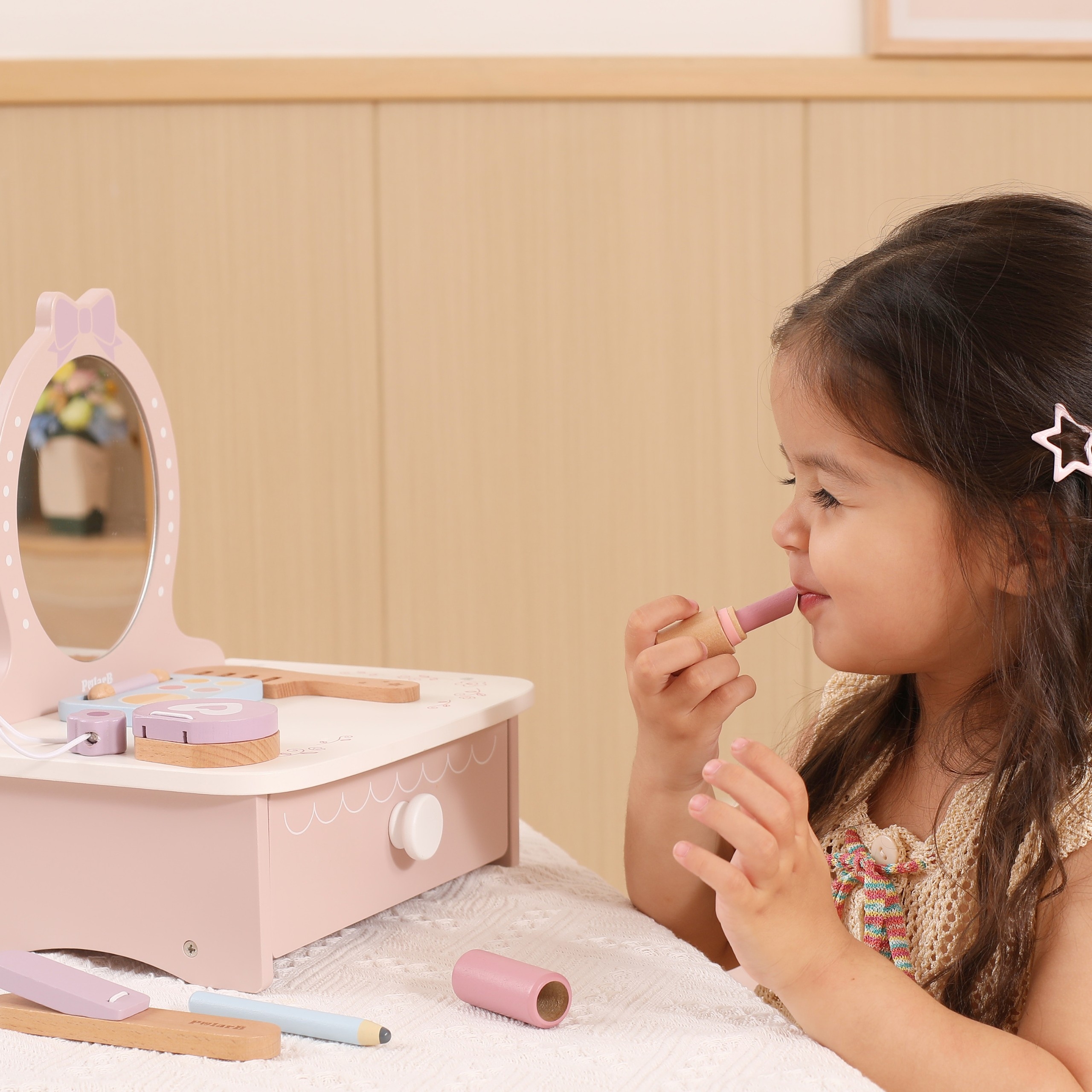 Laste loovuse arendamiseks mõeldud laud