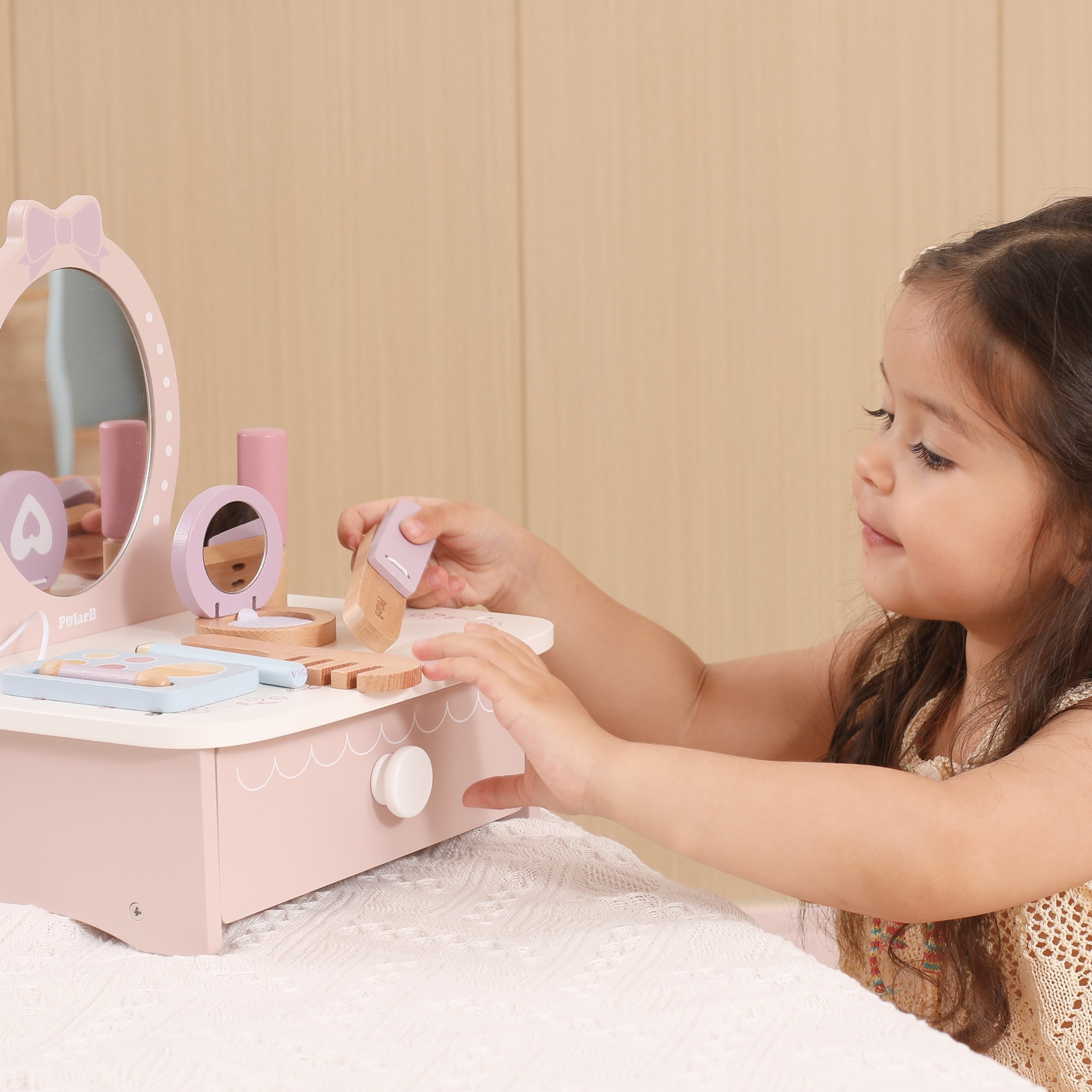 Laste loovuse arendamiseks mõeldud laud