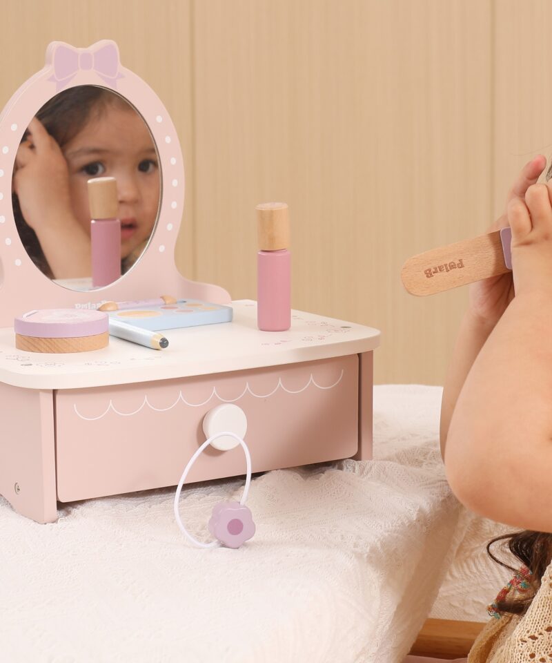 Laste loovuse arendamiseks mõeldud laud