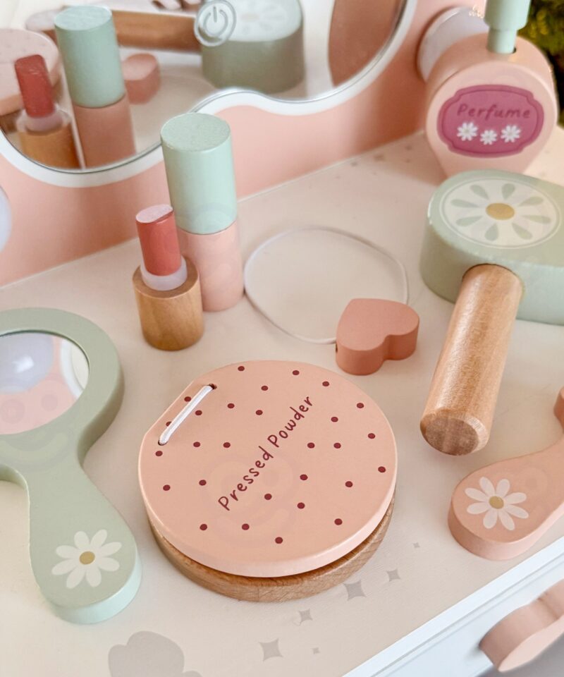 LED-valgustusega peegel