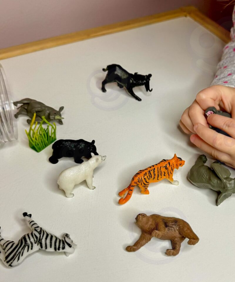 Realistlikud loomade figuurid mängimiseks