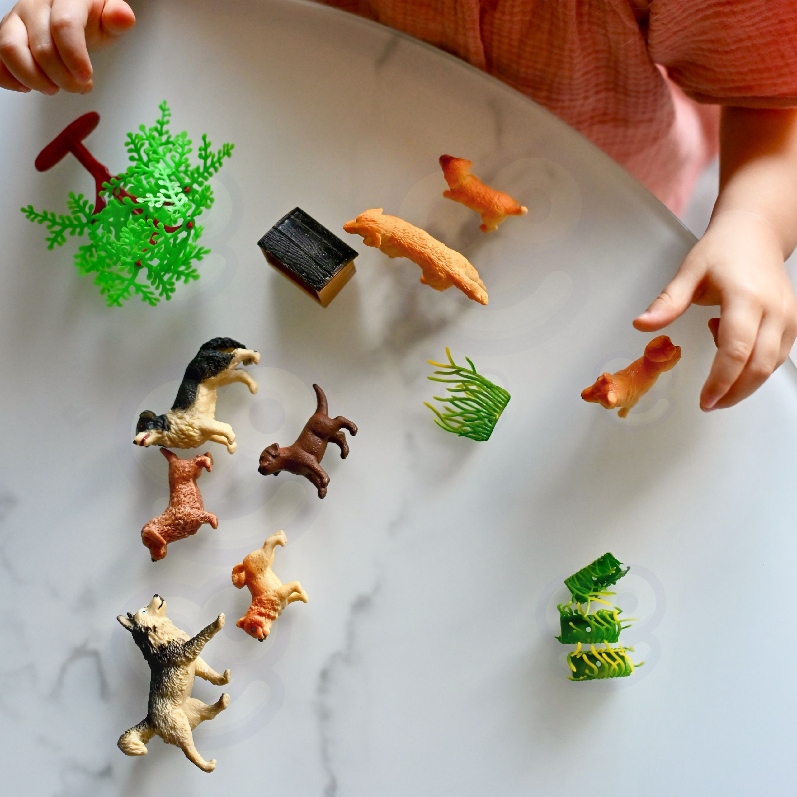 Hariv loomade figuuride komplekt