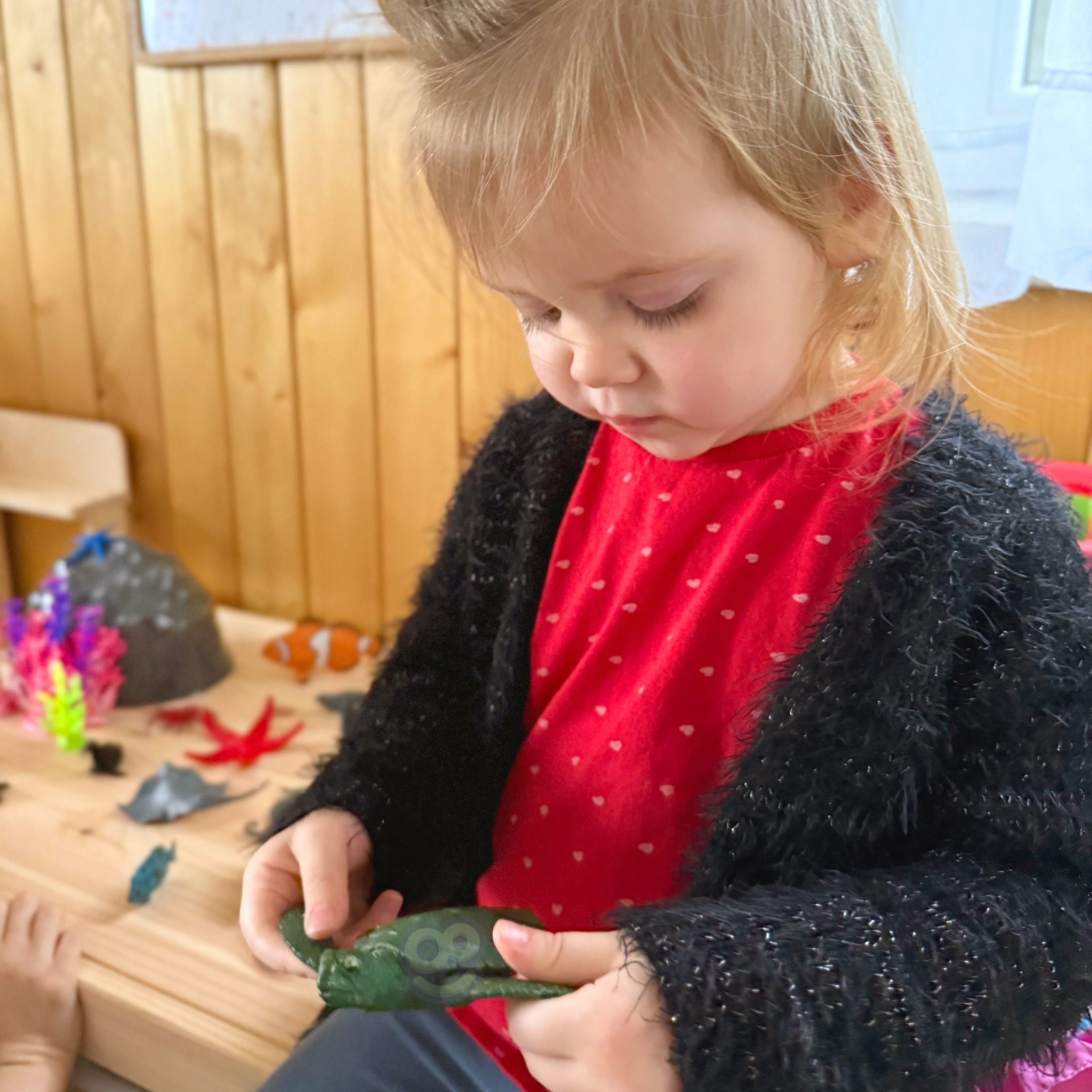 Realistlikud mereelukate figuurid komplektis