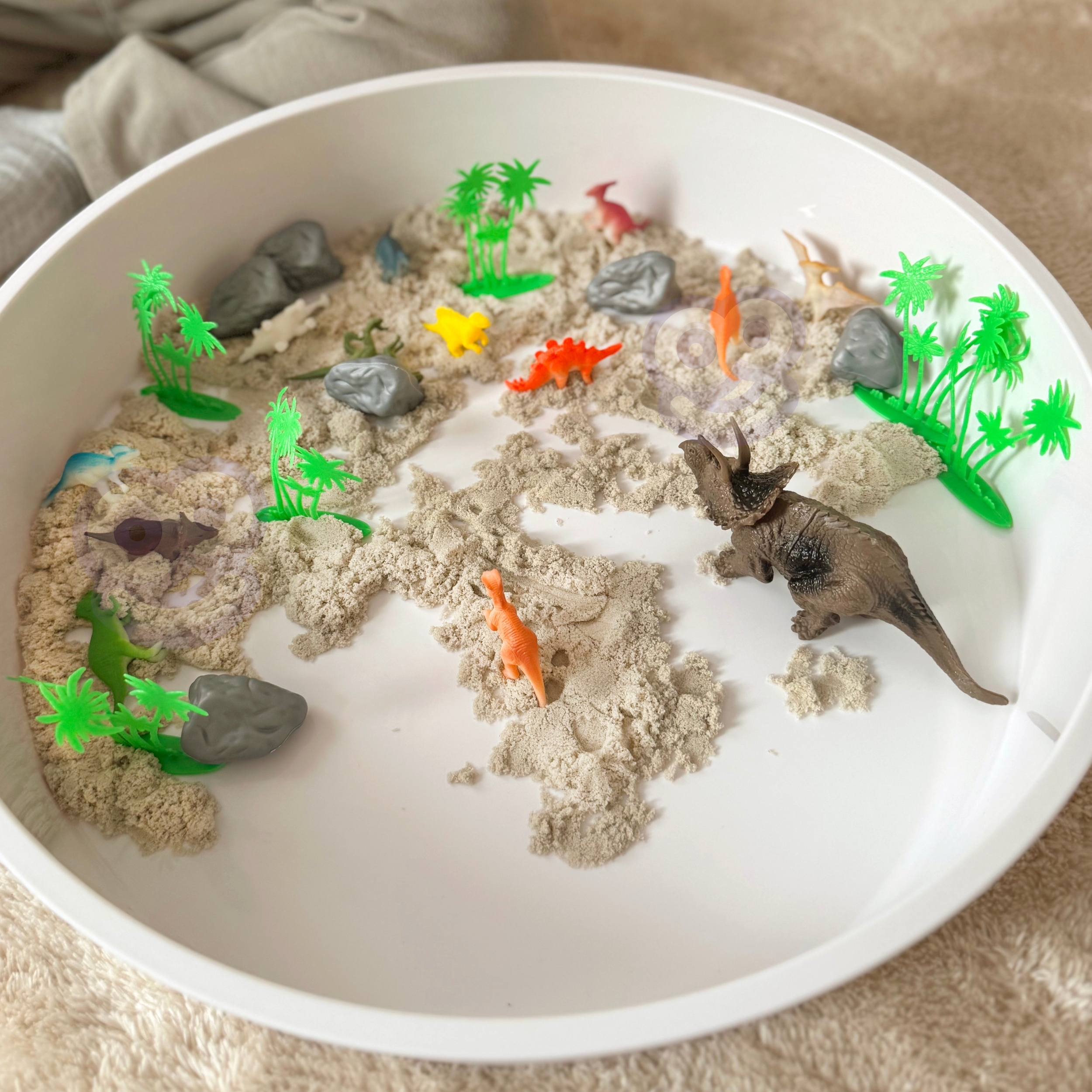 Loovust arendav dinosauruste komplekt