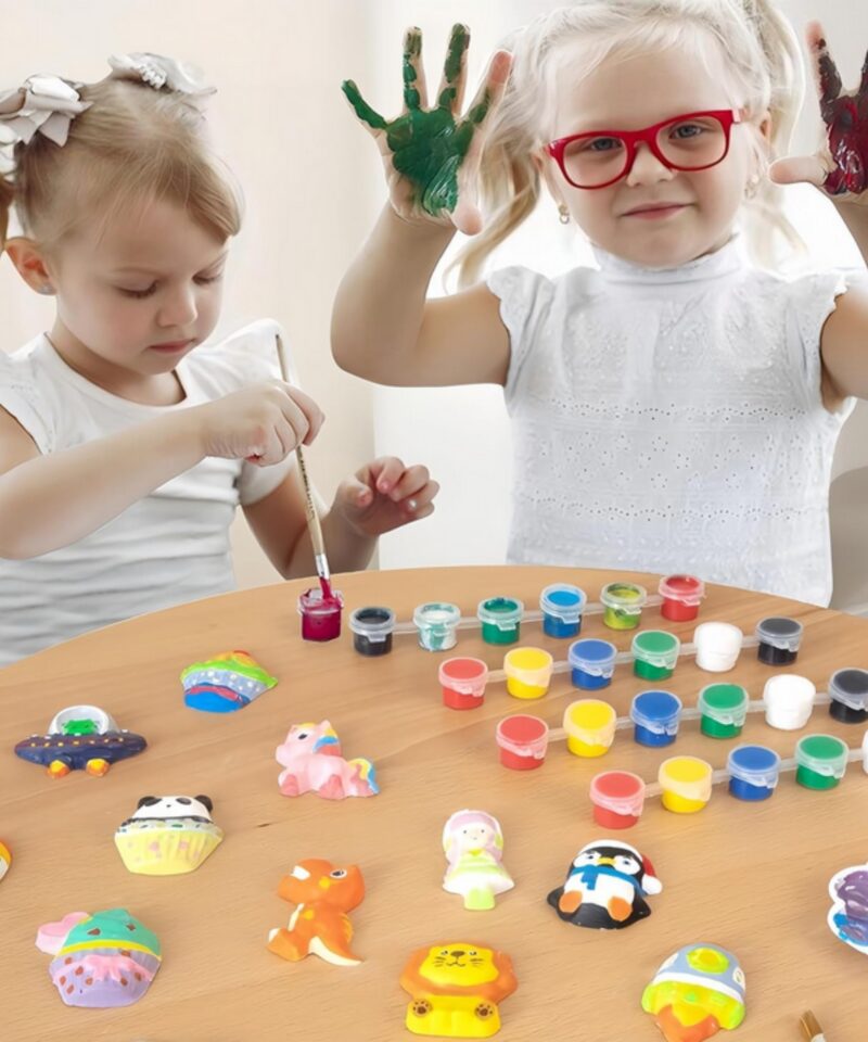 Värvilised dinosaurused kipsist