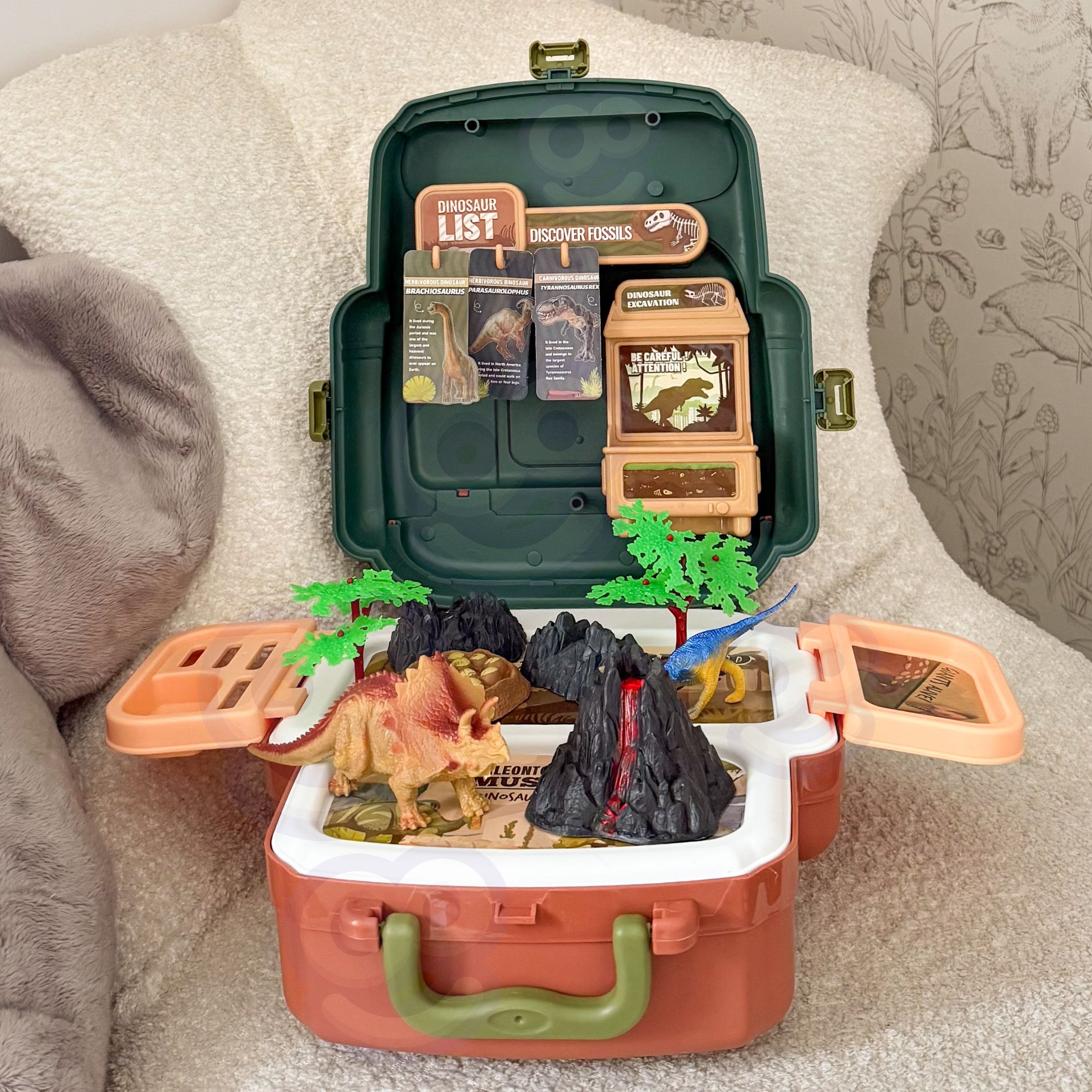 Realistlikud dinosauruste figuurid mänguks