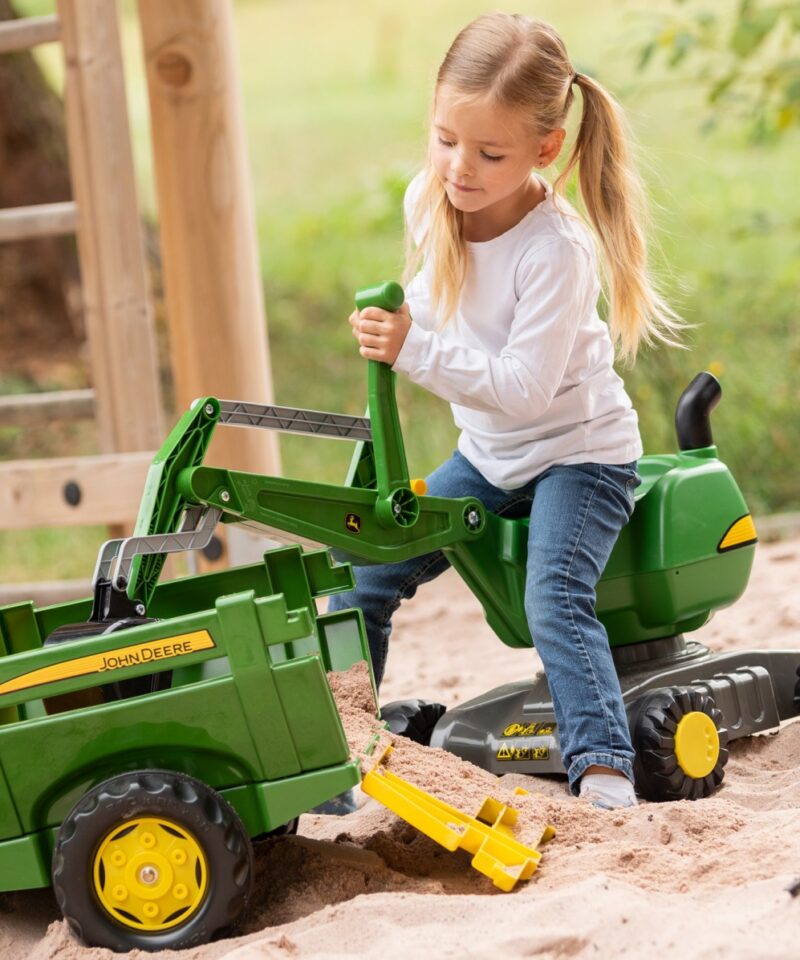 Lastele sobiv ekskavaator aias mängimiseks