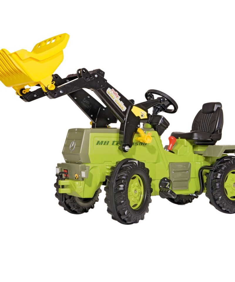 Laste pedaalidega traktor murul